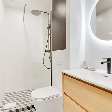 Au Coeur Du Sacre Coeur Apartment